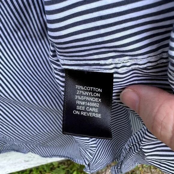 Torrid , navy and white striped button down women’s size 3 - Picture 5 of 6